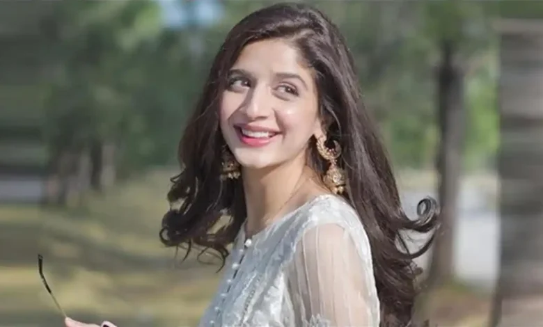 Mawra Hocane Stops Shooting For Prayer